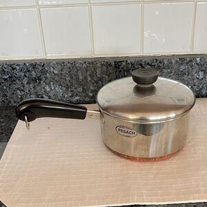 Revere Ware 1 1/2 Quart Stainless Steel Copper Bottom Saucepan With Lid